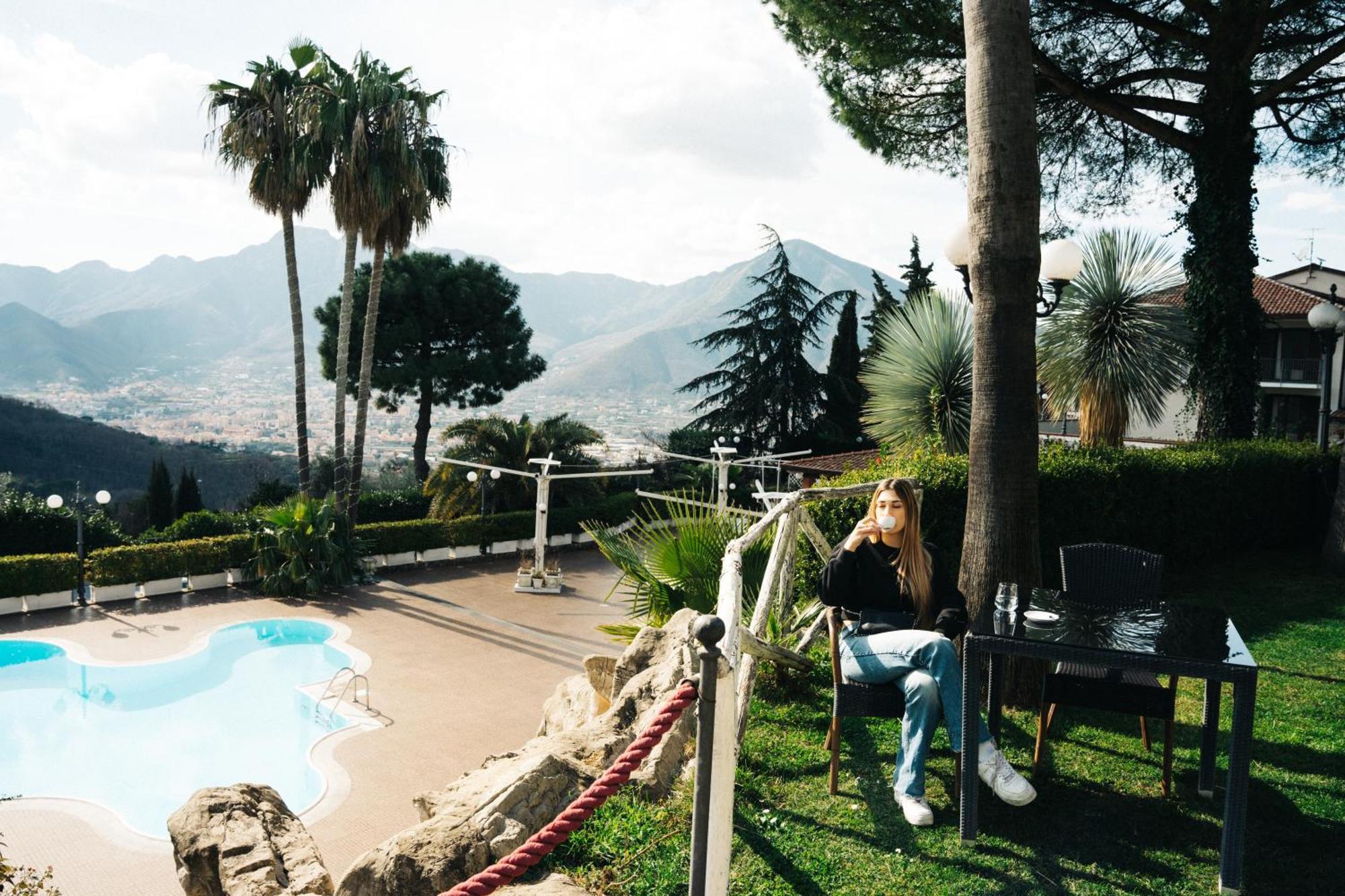Villa Al Rifugio カーヴァ・デ・ティッレーニ エクステリア 写真