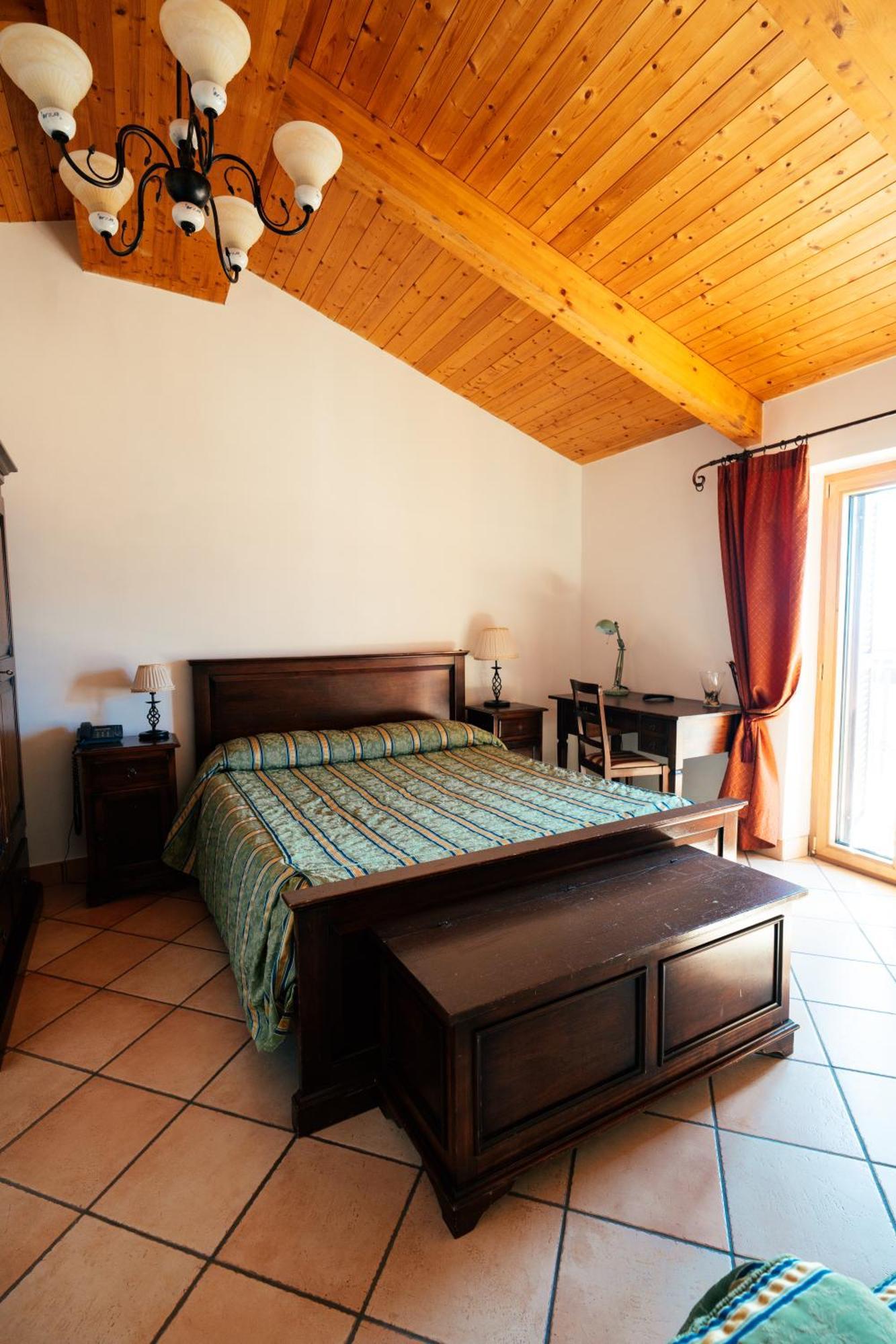 Villa Al Rifugio カーヴァ・デ・ティッレーニ エクステリア 写真